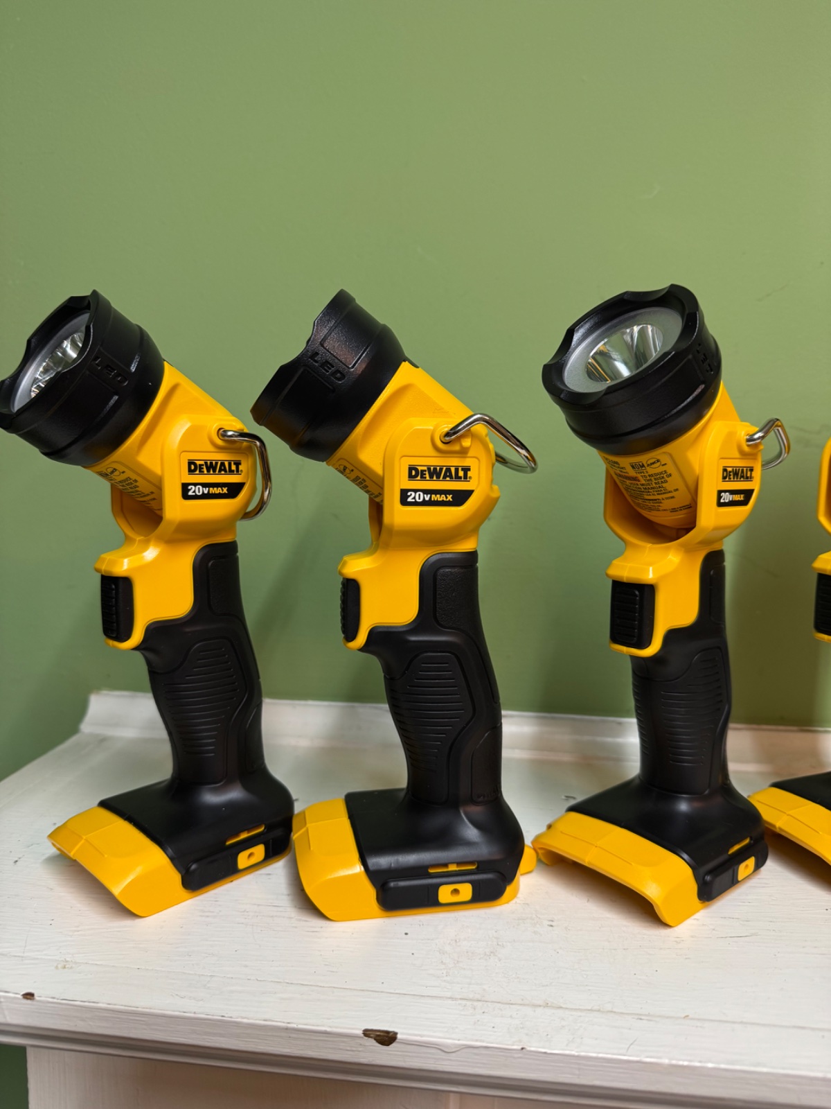 Dewalt light 20 v 