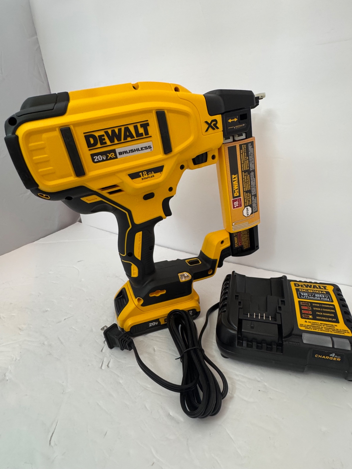 20V MAX XR Lithium-Ion Cordless 18-Gauge Narrow Crown Stapler Kit with 2.0Ah Battery, Charger and Contractor Bag